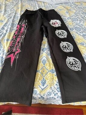 Lost Hills Men’s Black Sweatpants with Pink Graphic Accents